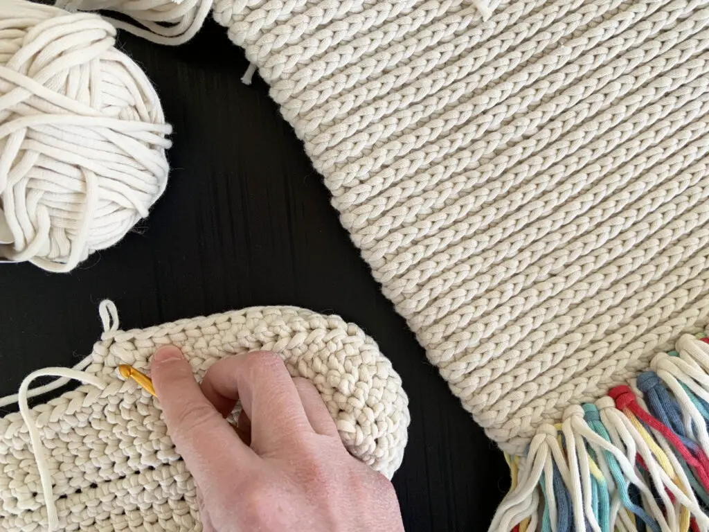 Close up of the Super Sunny Crochet Tote.