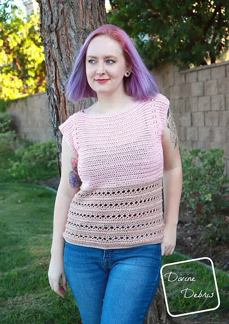 Amber of Divine Debris models her crochet shirt pattern.  The top is two tone and has a beautiful stitch pattern starting midway down the top.